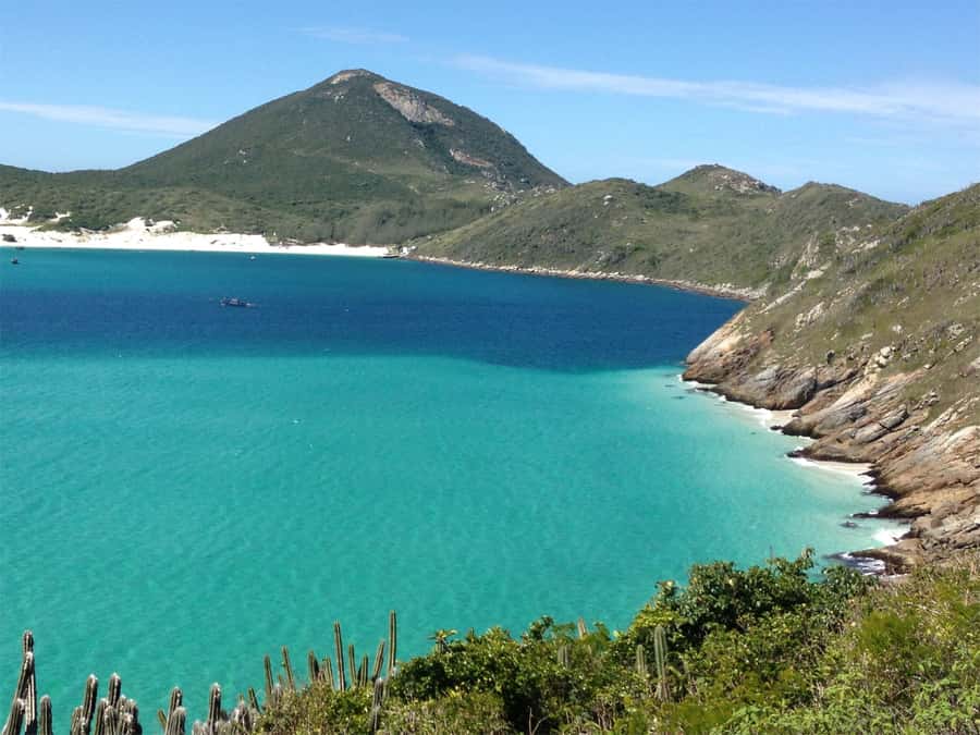 From Búzios: Arraial do Cabo and Cabo Frio Day Trip - Boarding the boat in Arraial do Cabo