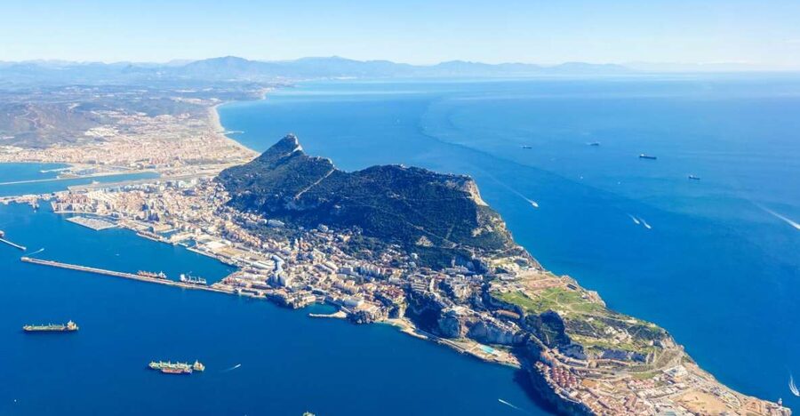 From Cadiz/El Puerto/Jerez: Gibraltar Sightseeing Day Trip - Crossing the Gibraltar border