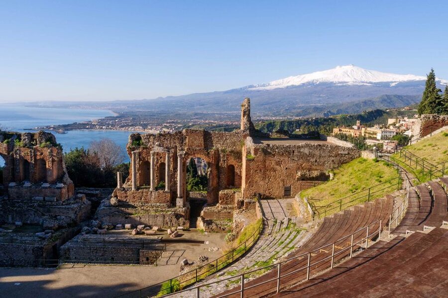 From Catania: Day Trip to Mount Etna and Taormina - Pickup in Catania and the drive north