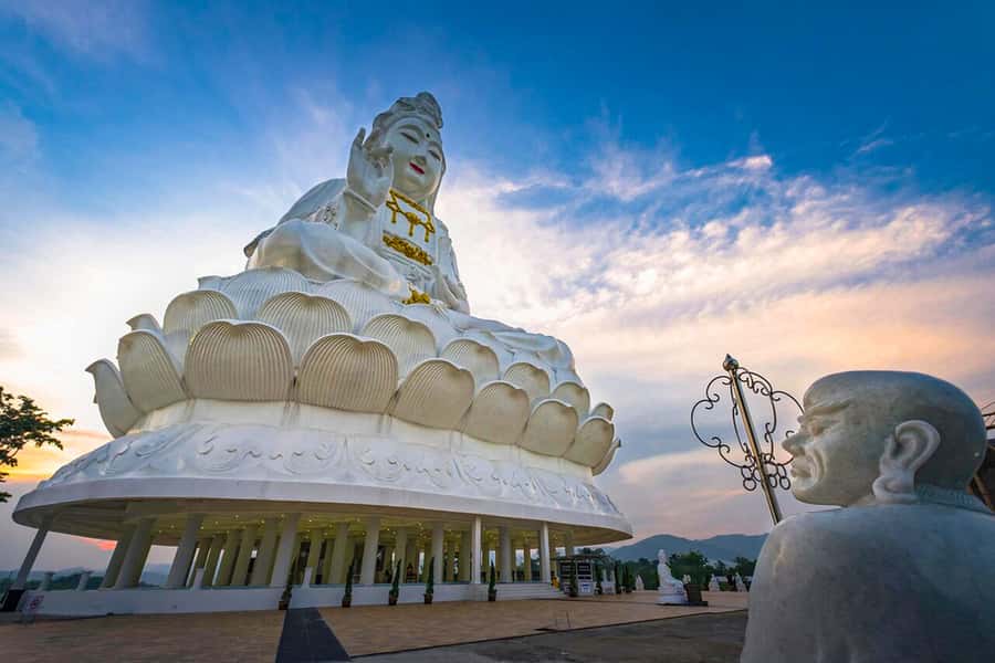 From Chiang Mai: Chiang Rai Guided Day Trip - Starting at Wat Phra Singh at 7:00 AM
