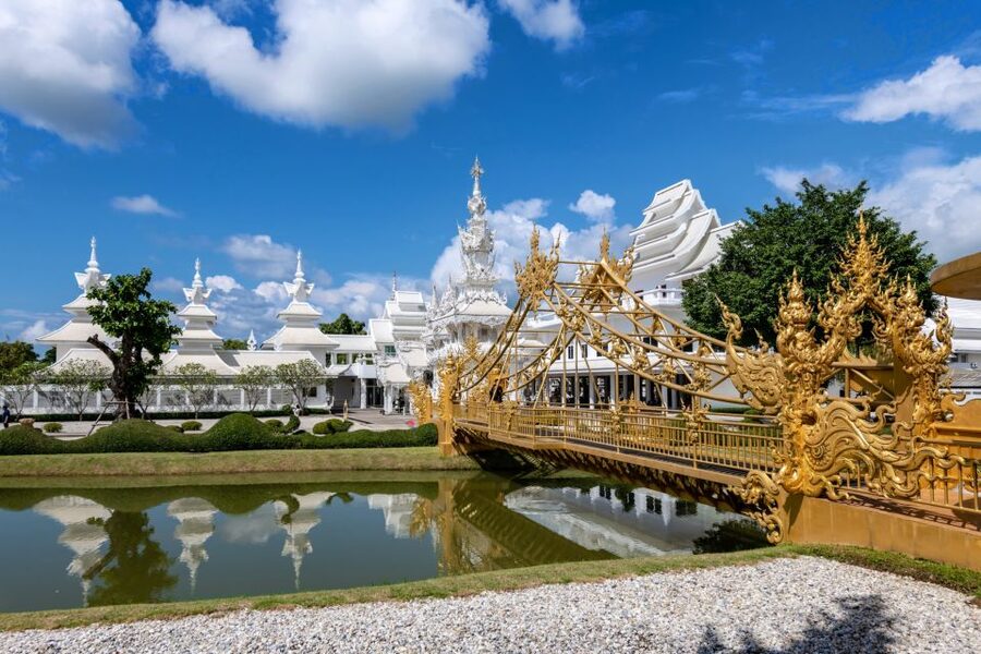 From Chiang Mai: Chiang Rai's Temples Exploration Day Trip - Lunch and the Red Temple