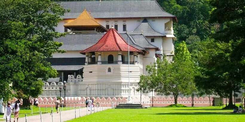 From Colombo: Kandy Full-Day Trip - Kandy viewpoint, lunch, and the shopping stops