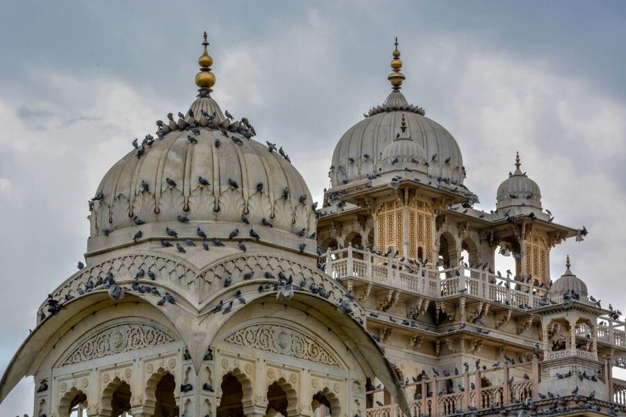From Delhi: Jaipur Day Trip by Fast Train or Private Car - City Palace: royal rooms and Jaipur’s planned center