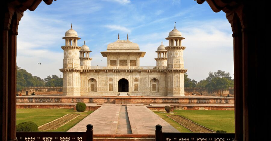 From Delhi: Private Taj Mahal & Agra Day Trip by Car or Rail - What to bring and how to prepare