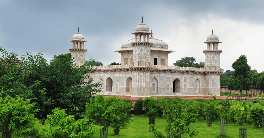 From Delhi: Private Taj Mahal & Agra Day Trip by Car or Rail - Lunch after the monuments