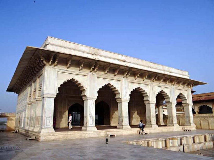 From Delhi: Taj Mahal & Agra Tour with Lunch at Marriott - Seeing the Taj Mahal with a local guide