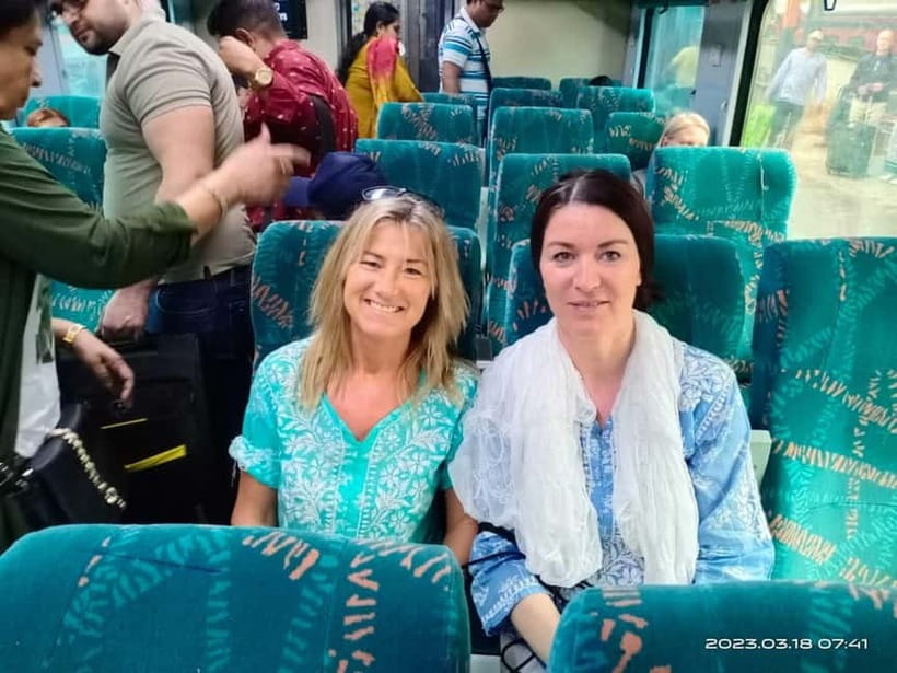 From Delhi: Taj Mahal Day Trip by Fast Train with Transfers - Lunch is a welcome pause, but check your package