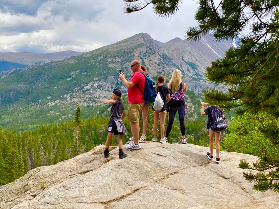 From Denver: Rocky Mountain National Park Day Trip and Lunch - Estes Park and the Stanley Hotel