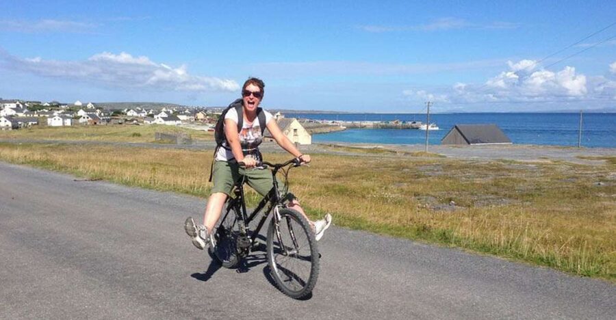 From Doolin: Day Trip to Inisheer with Bike or Bus Tour - Four things to know before you book