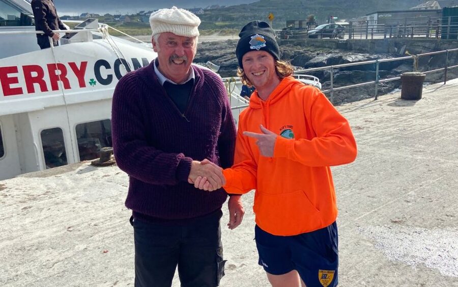From Doolin: Day Trip to Inisheer with Bike or Bus Tour - Tea, coffee, and scones at a local cafe