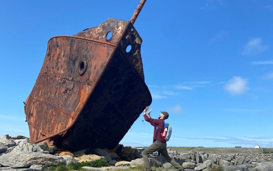 From Doolin: Day Trip to Inisheer with Bike or Bus Tour - Free time for a pub, beach, or family stop