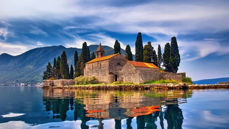 From Dubrovnik: Montenegro Day Trip with Boat Cruise - Perast: a short walk beside the bay