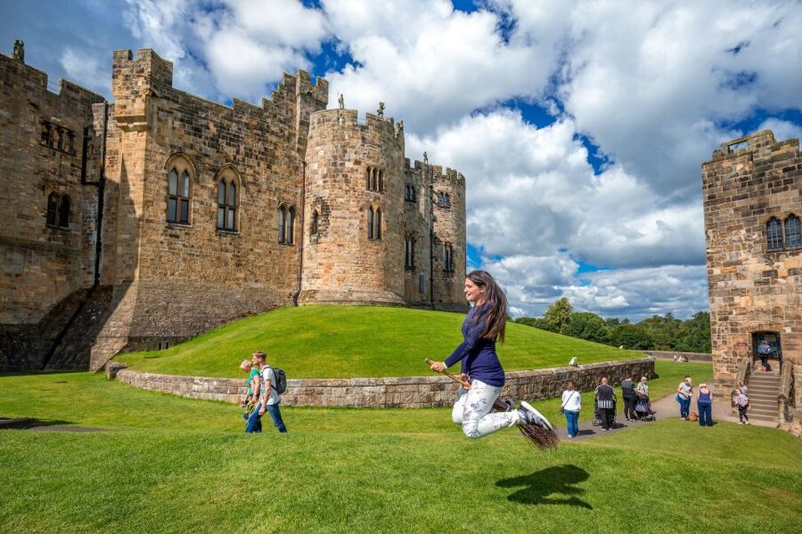 From Edinburgh: Day Trip to Bamburgh and Alnwick Castle - Is the $68 price good value?