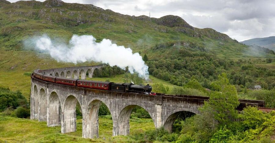 From Edinburgh: Isle of Skye and Hogwarts Express 4-Day Trip - Day 2: Loch Ness, Eilean Donan Castle, and Skye