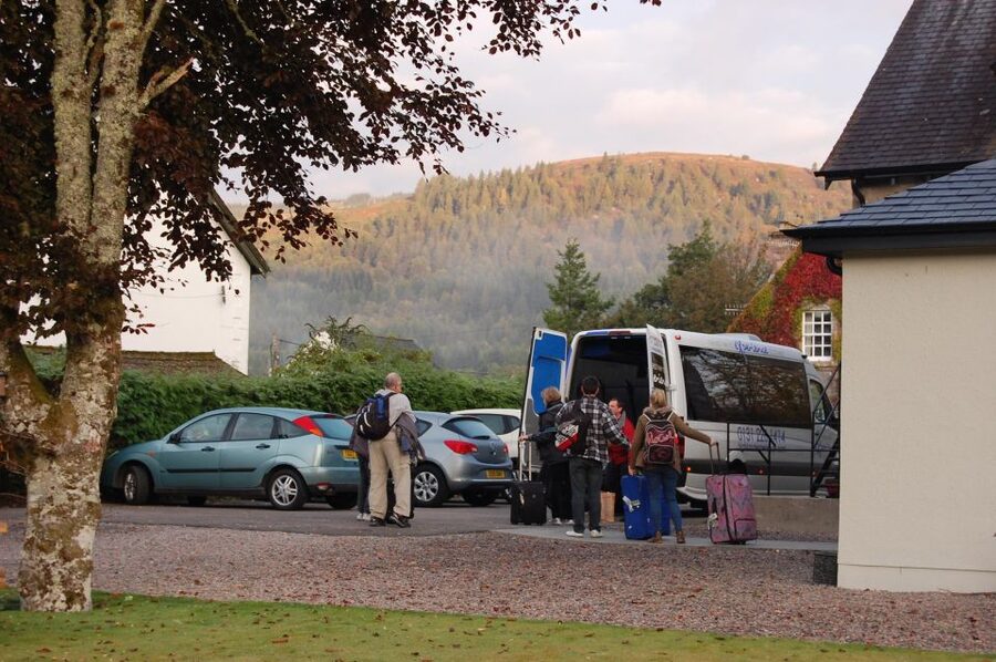From Edinburgh: Isle of Skye and Hogwarts Express 4-Day Trip - Day 4: ferry, Jacobite Steam Train, and Glenfinnan Viaduct