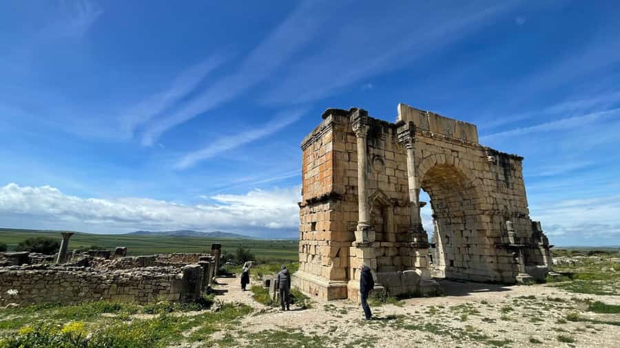 From Fes: Meknes Volubilis and Moulay Idriss Day Trip - What the $23 price really gets you
