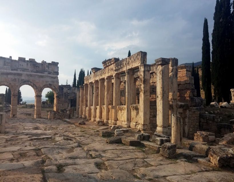 From Fethiye: Pamukkale & Hierapolis Day Trip w/ Meals - The early pickup and breakfast stop