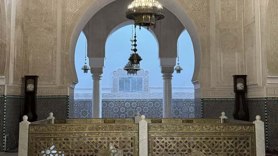 From Fez: Meknes, Volubilis and Moulay Idriss Day Trip - Moulay Idriss Zerhoun and the ten-minute view