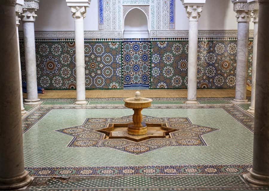From Fez: Meknes, Volubilis and Moulay Idriss Day Trip - Meknes, imperial gates and medina streets