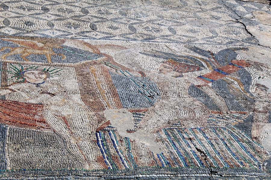 From Fez: Volubilis Moulay Idriss and Meknes Day Trip - Meknes and its grand seventeenth-century gates