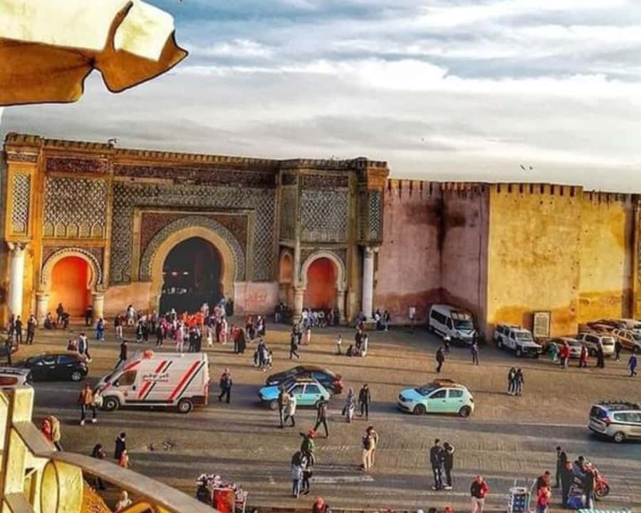 From Fez: Volubilis Moulay Idriss & Meknes Full-Day Trip - Lunch and the limits of a private driver