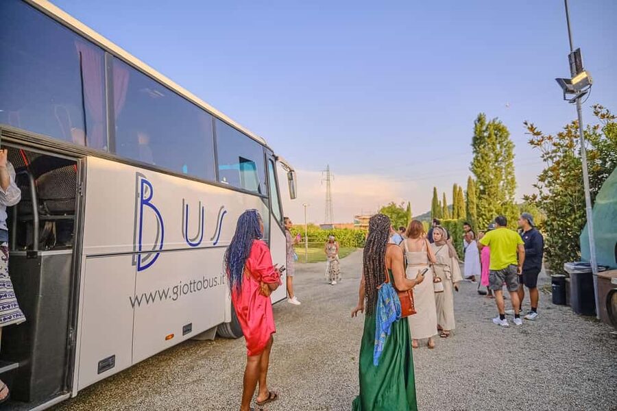From Florence: Siena and Chianti Day Trip with Dinner - Guides, drivers, and the group experience