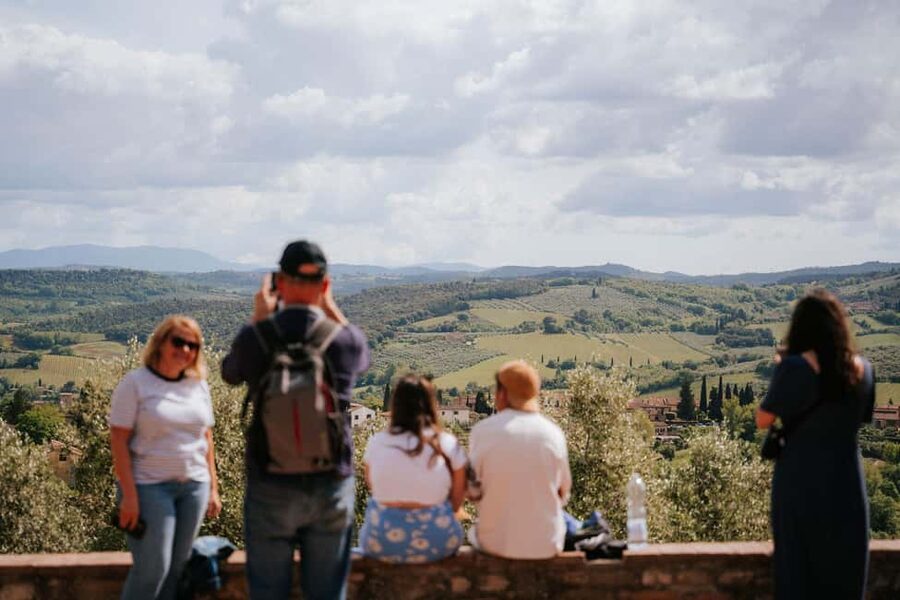 From Florence: Ultimate Tuscany Day Trip with Wine & Lunch - A guide-led day with room to wander