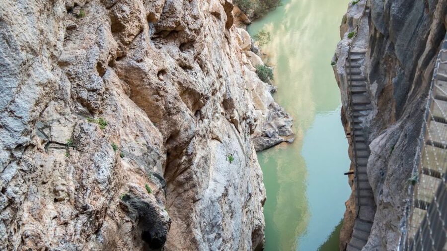 From Fuengirola: Caminito del Rey Guided Day Trip - Cliffs, tunnels, and the Guadalhorce River Dam