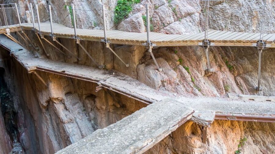 From Fuengirola: Caminito del Rey Guided Day Trip - The coach from Fuengirola takes care of the hard planning