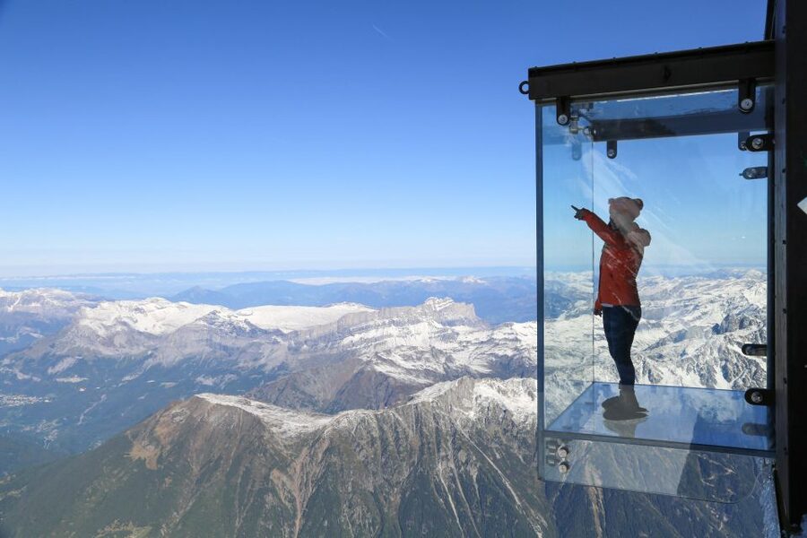 From Geneva: Guided Day Trip to Chamonix & Geneva City Tour - Geneva’s Old Town and the mini train ride