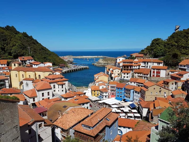 From Gijón: Luarca, Cudillero and Avilés Day Trip - Cudillero and its famous natural amphitheater