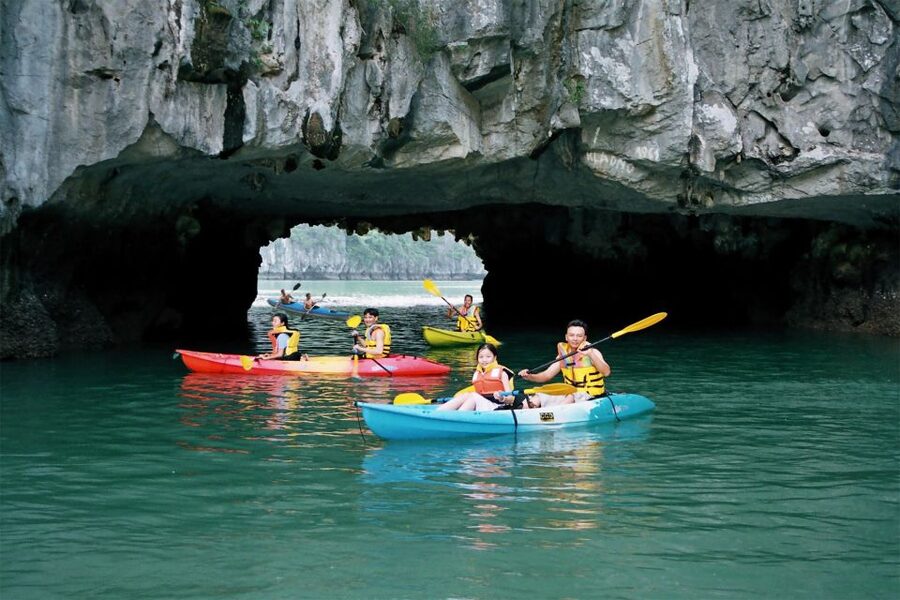 From Hanoi: Halong Bay 1 Day Trip Visit Cave, Island, Kayak - Kayaking or bamboo boating at Luon Grotto