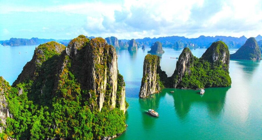 From Hanoi: Halong Bay Day Trip with Lunch and Transfers - What this Halong Bay day trip is really like