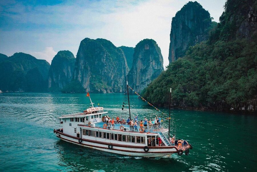 From Hanoi: Halong Bay Day Trip with Lunch and Transfers - The cruise back and sunset tea