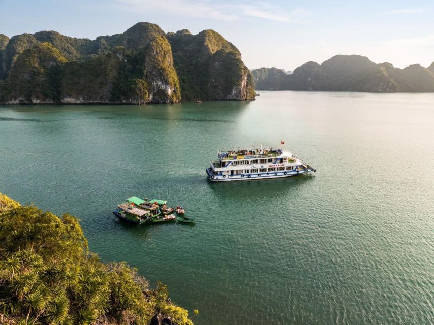 From Hanoi: Halong Bay Deluxe Cruise Day Trip - Luon Cave and the Optional Kayaking Stop