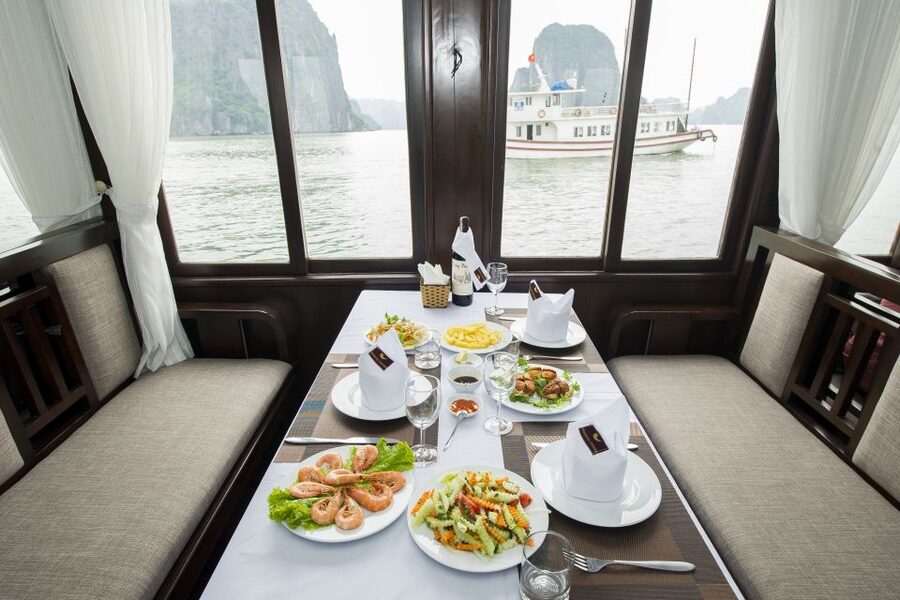 From Hanoi: Halong day trip, Route 2, 6hours, Small group - Luon Cave by kayak or bamboo boat