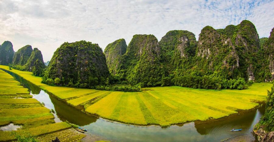 From Hanoi: Hoa Lu, Mua Cave and Tam Coc Full-Day Trip - Climbing Mua Cave for the Tam Coc view