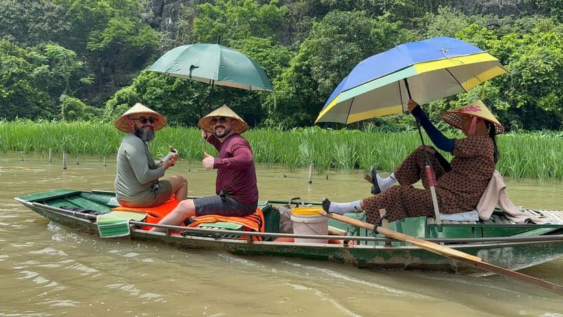 From Hanoi: Ninh Binh, Hoa Lu, Tam Coc, & Mua Cave Day-Trip - Mua Cave and the climb to Lying Dragon Mountain