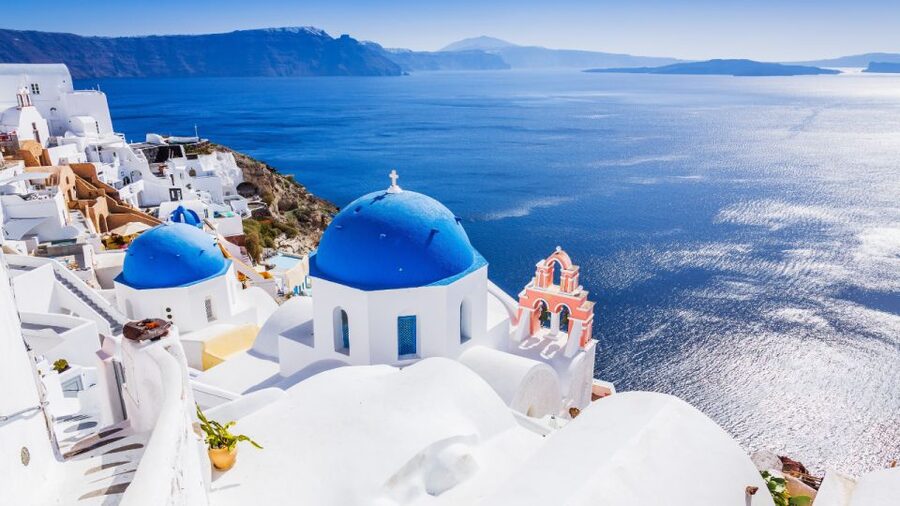 From Heraklion/Crete: Santorini Island Guided Day Trip - The two-hour catamaran across the Aegean