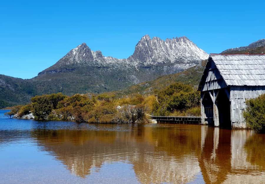 From Hobart: Active Day Trip to Cradle Mountain - Deloraine breakfast and the Tasmanian countryside