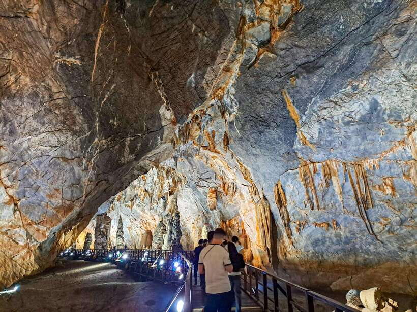 From Hue: Phong Nha Cave & Paradise Cave Full-Day Trip - Lunch in Phong Nha-Ke Bang National Park