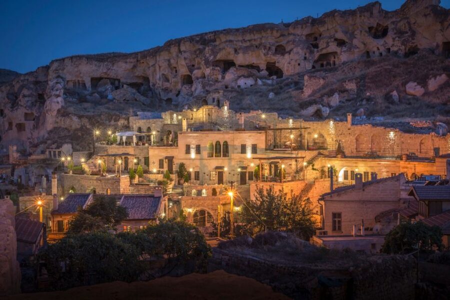 From Istanbul: 2-Day Trip to Cappadocia w/Balloon+Cave Hotel - Sunrise over Soğanlı Valley by hot air balloon