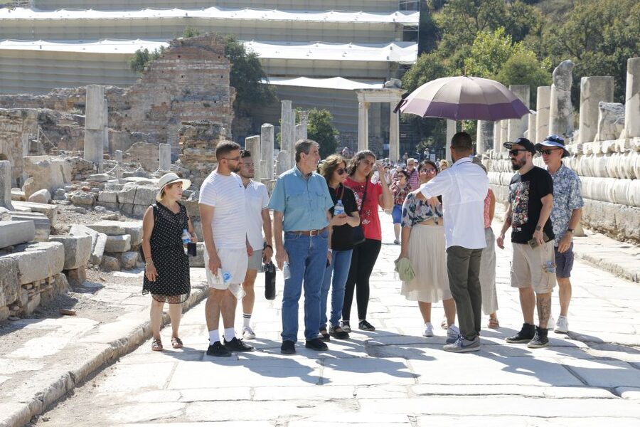 From Istanbul: Ephesus & Şirince Day Trip w/ Wine Tasting - Lunch and the possible carpet demonstration