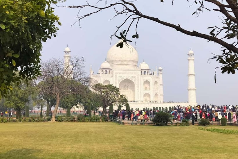From Jaipur: Taj Mahal, Agra Fort, Baby Taj Day Trip by Car - Arriving at the Taj Mahal with time for photographs