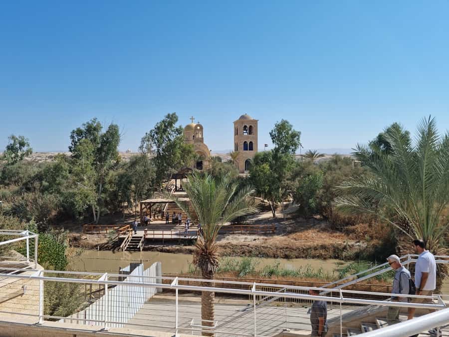 From Jerusalem: Jericho and Jordan River Half-Day Trip - The sea-level stop and views toward Jericho