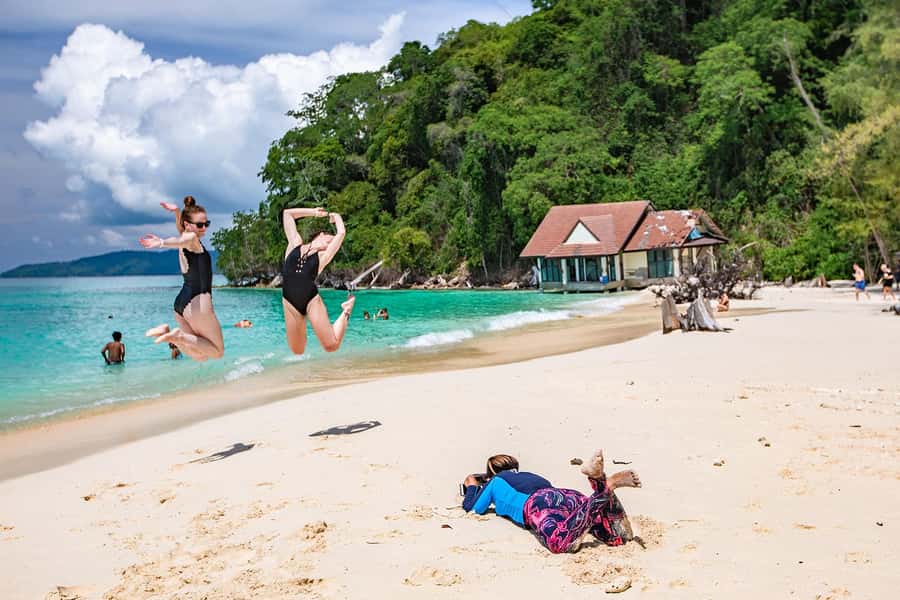 From Khao Lak: Bamboo & Phi Phi Islands, & Maya Bay Day Trip - Pileh Lagoon: beautiful water, busy traffic