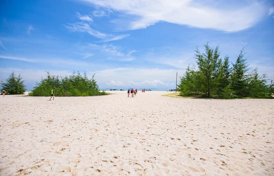 From Khao Lak: Bamboo & Phi Phi Islands, & Maya Bay Day Trip - What the 115 dollar price really includes