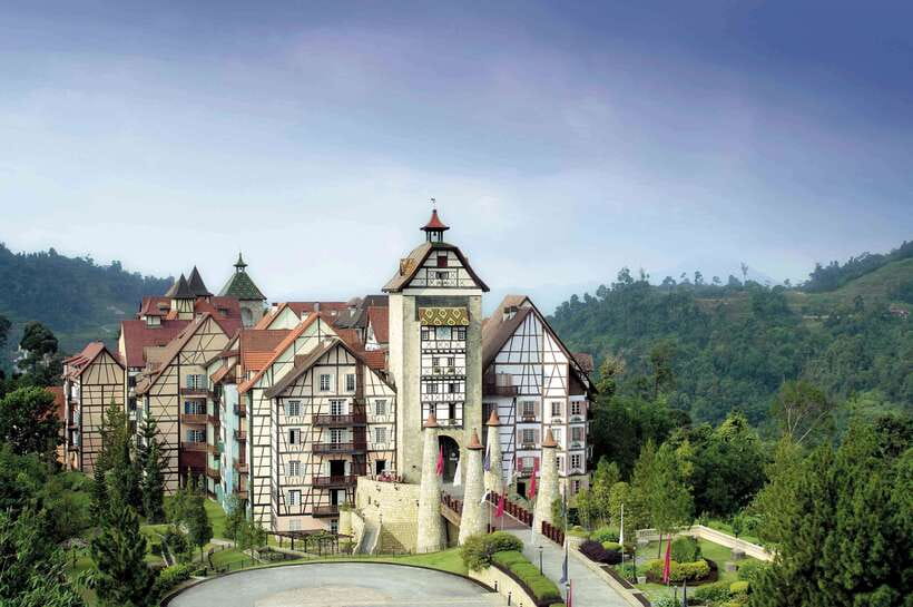From Kuala Lumpur: Colmar Tropicale and Batu Caves Day Trip - Shopping stops that may or may not suit you