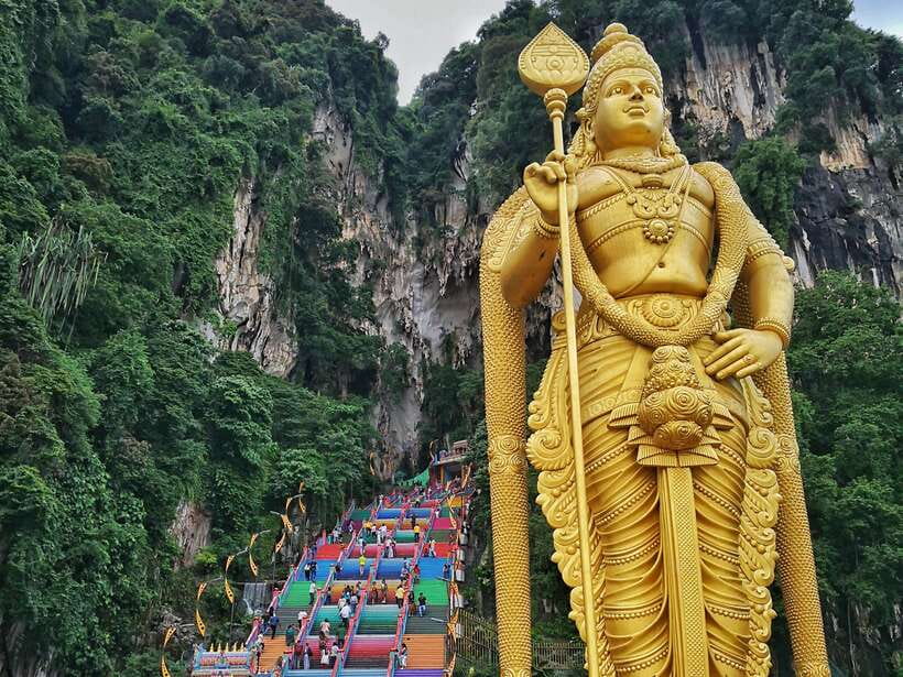 From Kuala Lumpur: Colmar Tropicale and Batu Caves Day Trip - Starting at Batu Caves and the 272 steps