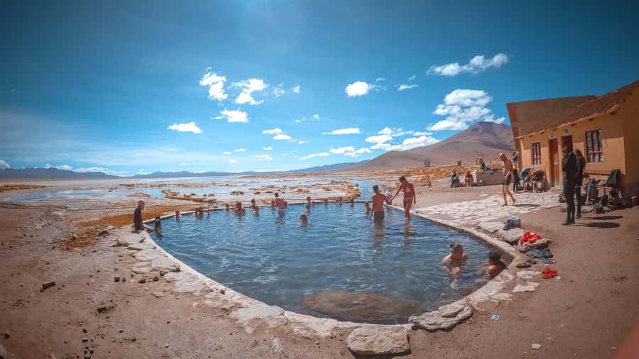 From La Paz: 4-Day Trip to San Pedro de Atacama w/Salt Flats - The 4WD ride and group setup